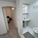 Manzoni 185 בארי