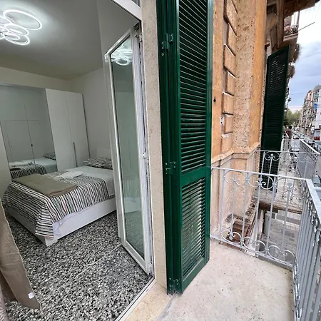 Affittacamere Manzoni 185 *