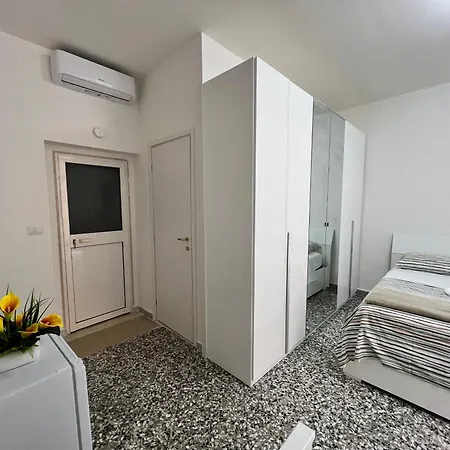 Manzoni 185 *