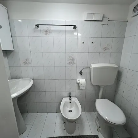 Manzoni 185 * Bari