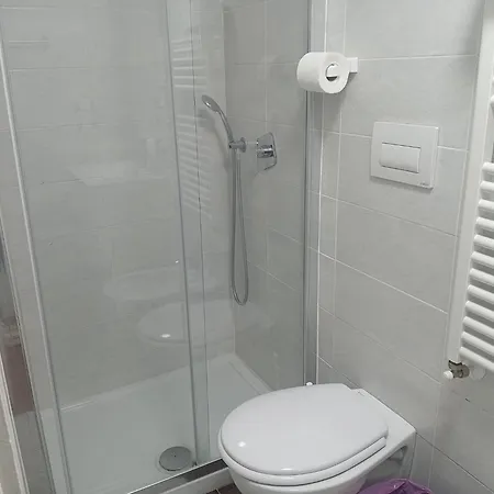 Manzoni 185 Гостевой дом 3*