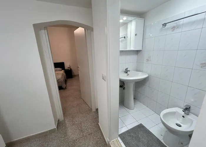 Manzoni 185 Бари