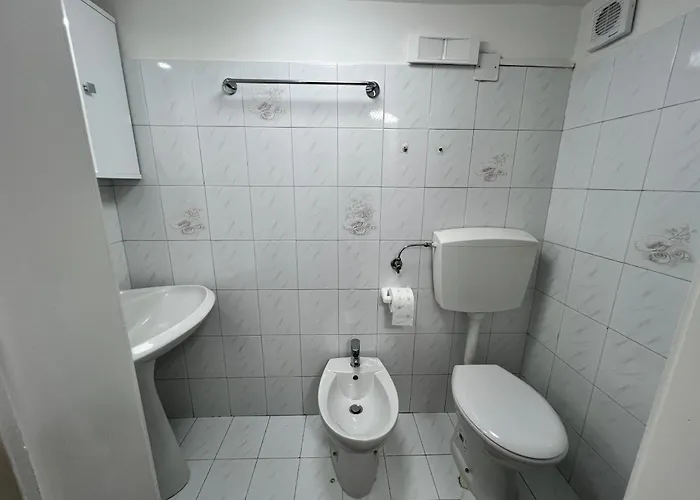 Manzoni 185 3* Бари